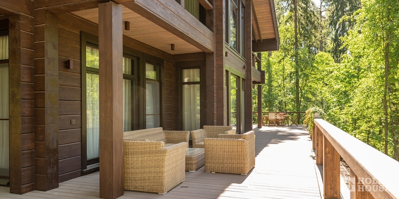 Двухэтажный дом из клееного бруса с террасой и балконом по проекту Австрия v4 - фото 15 на сайте Holz House